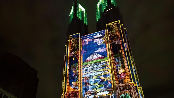 Dans les coulisses de la plus grande installation permanente de «projection mapping» sur un bâtiment au monde